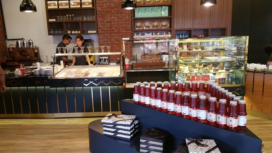 Tatlı Teşhir ve Satış Reyonları 